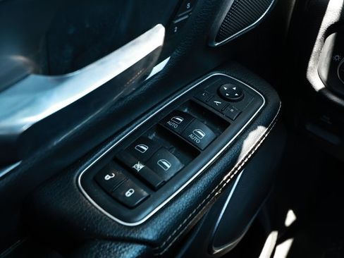 Used 2019 RAM 1500 Laramie AWD/4WD image 22