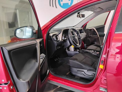 Used 2015 Toyota RAV4 LE FWD image 35
