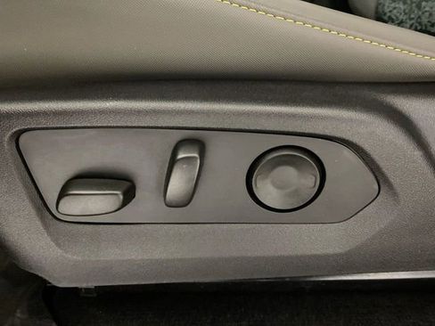 Used 2024 Chevrolet Colorado ZR2 w/ Safety Package image 19