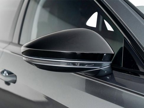 Used 2022 Audi S8 w/ S8 Executive Package image 28