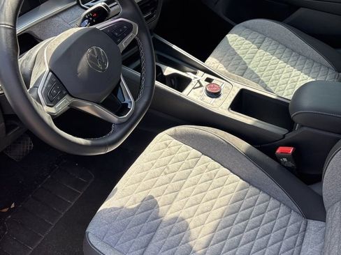 Used 2025 Volkswagen Tiguan S image 5