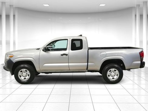 Used 2019 Toyota Tacoma SR image 2