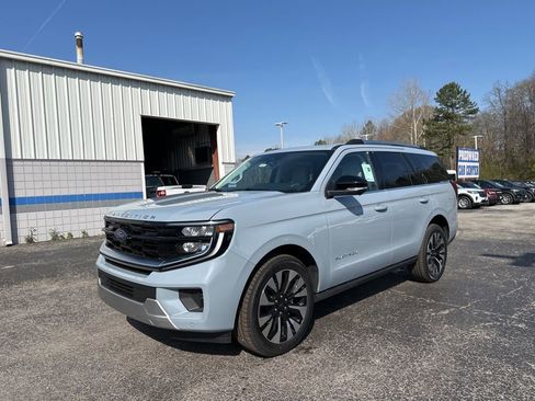 New 2026 Ford Expedition Platinum w/ Driver's Package image 7