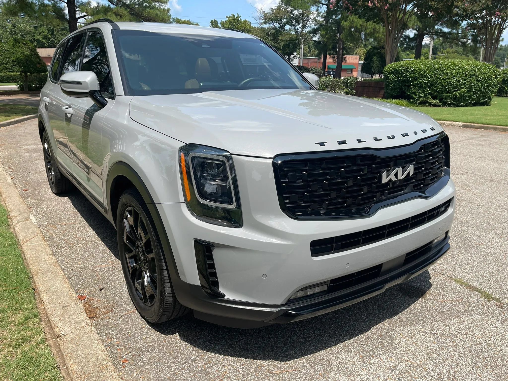 Used 2022 Kia Telluride SX w/ Nightfall Edition Package AWD/4WD image 7