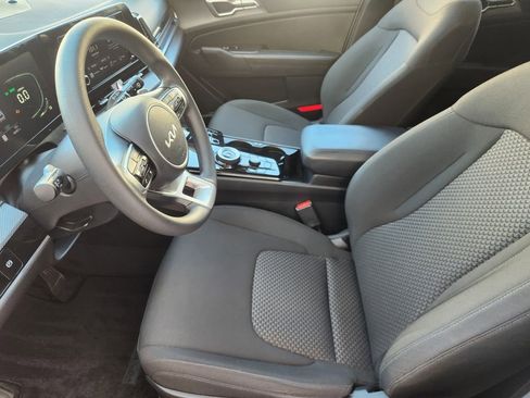 Used 2023 Kia Sportage LX AWD/4WD image 13