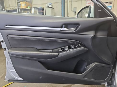 Used 2023 Nissan Altima 2.5 SL FWD image 56