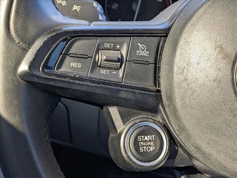 Used 2020 Alfa Romeo Giulia w/ Nero Edizione image 13