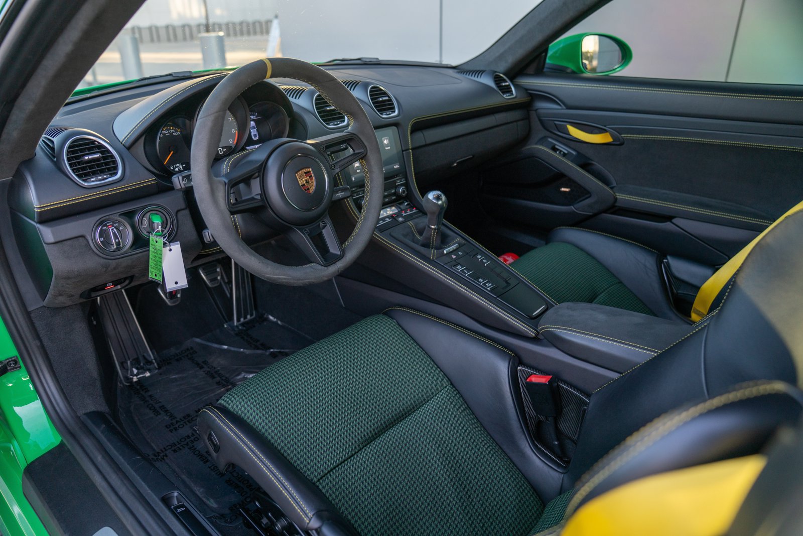 Certified 2022 Porsche 718 Cayman GT4 RWD image 4