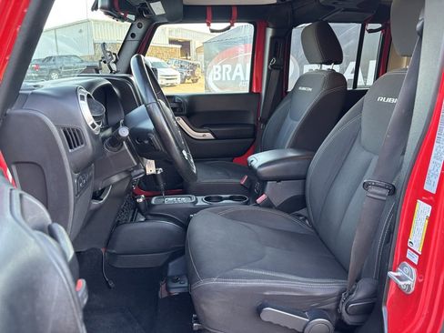 Used 2018 Jeep Wrangler Unlimited Rubicon w/ Connectivity Group image 21