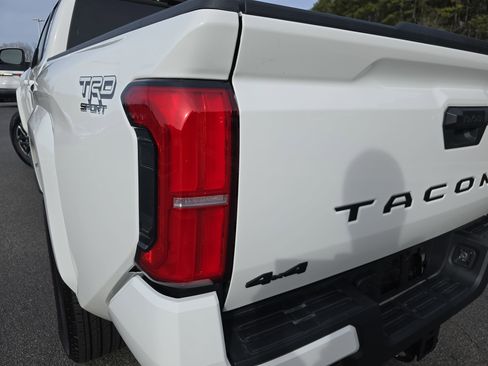 Used 2025 Toyota Tacoma TRD Sport image 36