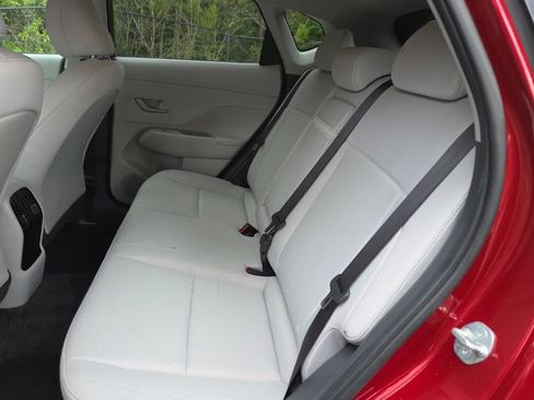 Used 2025 Hyundai Kona SEL FWD image 29