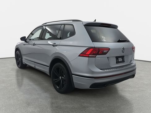 Certified 2023 Volkswagen Tiguan SE R-Line image 5