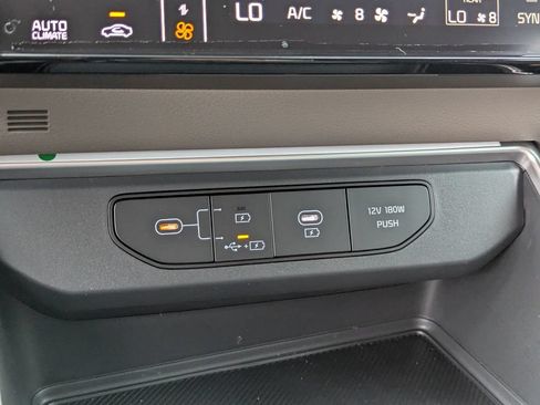 New 2026 Kia Carnival FWD image 27