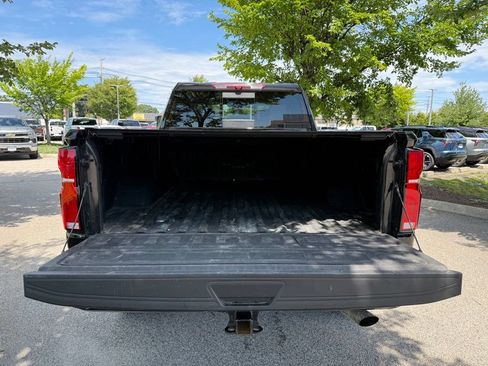 Used 2024 Chevrolet Silverado 2500 LT w/ Midnight Edition AWD/4WD image 10