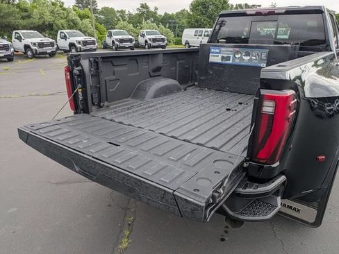 Used 2024 GMC Sierra 3500 Denali Ultimate AWD/4WD image 35