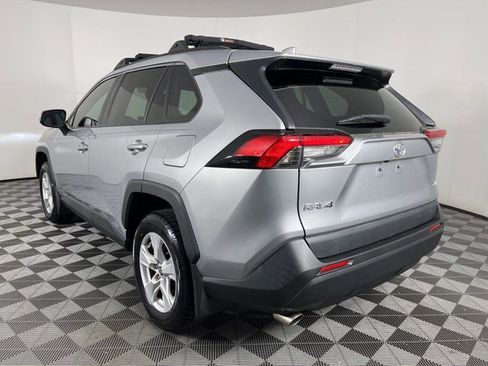 Used 2021 Toyota RAV4 XLE w/ Convenience Package FWD image 6