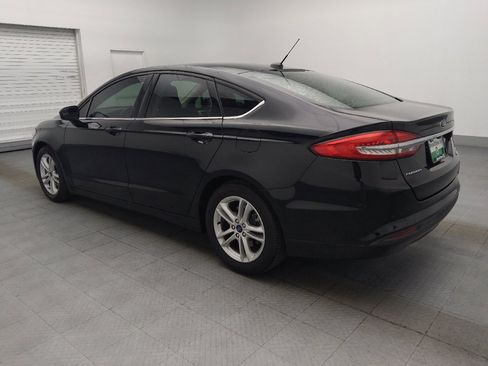 Used 2018 Ford Fusion SE w/ Fusion SE Technology Package FWD image 3