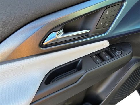 New 2026 Chevrolet Equinox EV LT image 12