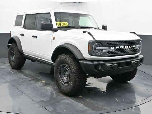 New 2025 Ford Bronco Badlands w/ Sasquatch Package image 2