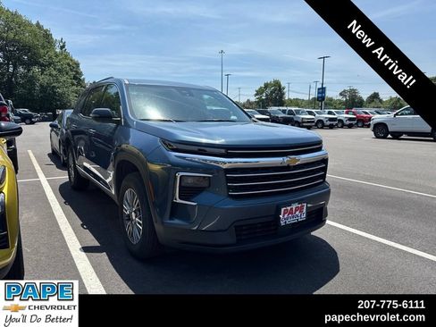 Used 2026 Chevrolet Traverse LT AWD/4WD image 1