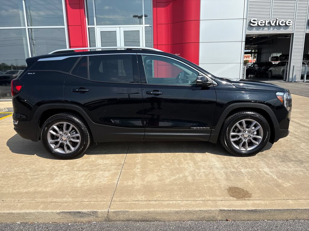 Used 2023 GMC Terrain SLT w/ Tech Package FWD image 6