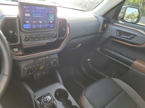 Used 2024 Ford Bronco Sport Outer Banks w/ Tech Package image 17