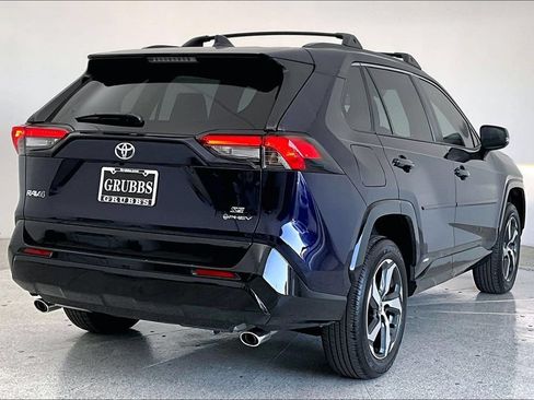 Used 2025 Toyota RAV4 SE AWD/4WD image 2