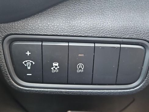 Used 2025 Kia Soul LX w/ LX Technology Package FWD image 24