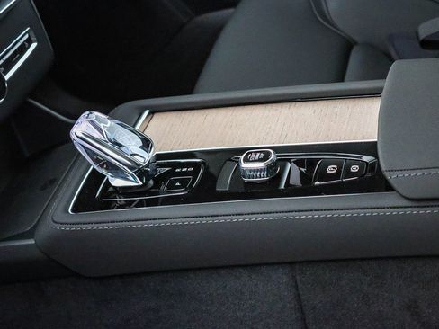 New 2026 Volvo XC90 B5 Core image 29