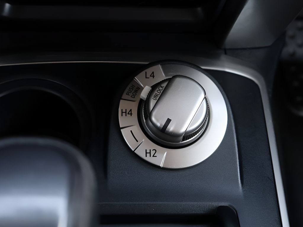 Used 2019 Toyota 4Runner SR5 AWD/4WD image 29