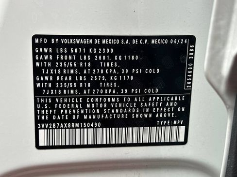 Used 2024 Volkswagen Tiguan SE AWD/4WD image 38