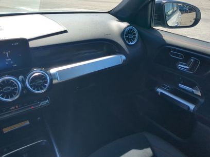 New 2024 Mercedes-Benz GLB 250