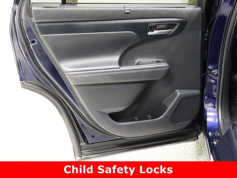 Certified 2023 Toyota Highlander XSE image 28