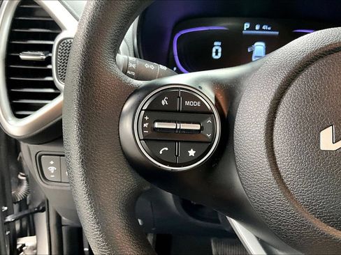 Used 2025 Kia Soul LX FWD image 24