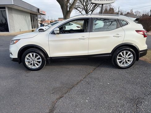 Used 2022 Nissan Rogue Sport SV image 4