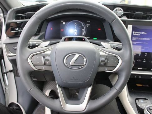 Used 2023 Lexus RZ 450e Premium image 16