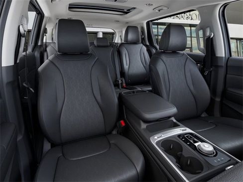 New 2026 Kia Carnival SX image 16
