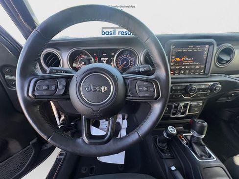 Used 2022 Jeep Gladiator Sport AWD/4WD image 15