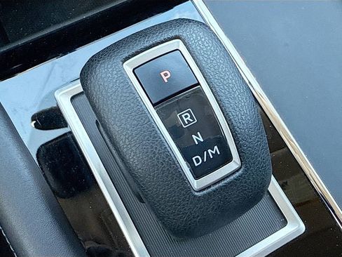 Used 2024 Mitsubishi Outlander ES FWD image 17