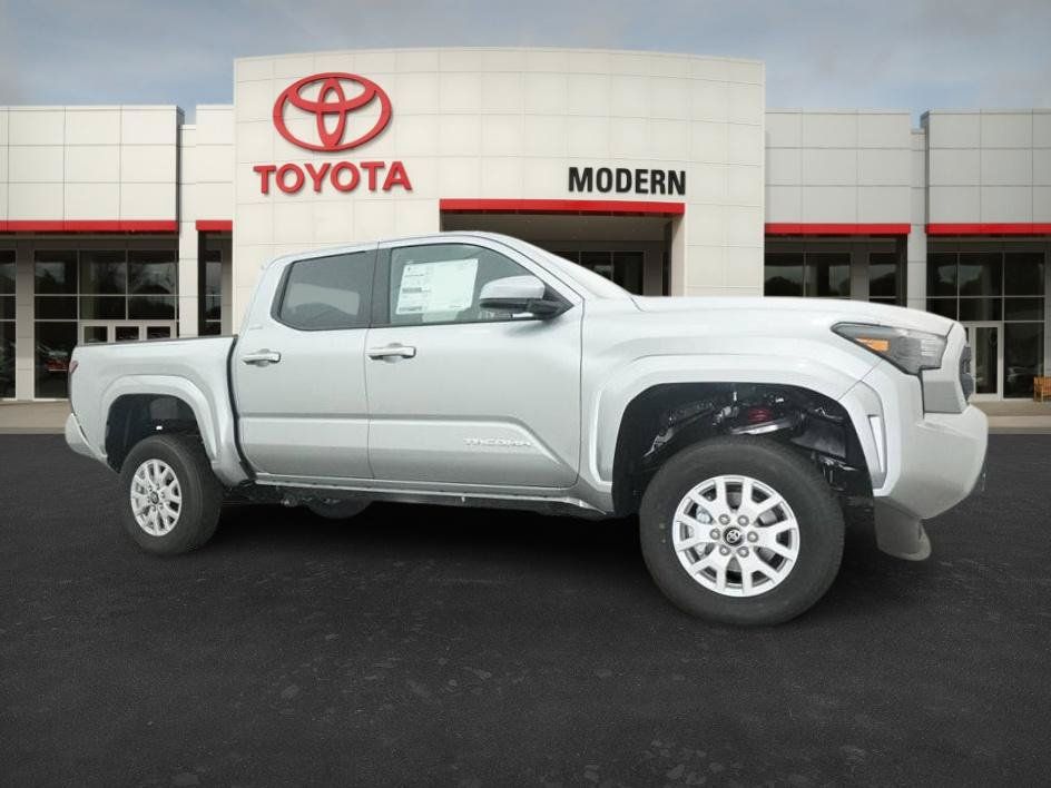 New 2025 Toyota Tacoma SR5 AWD/4WD image 12