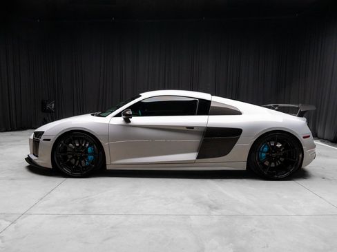 Used 2017 Audi R8 V10 plus image 14