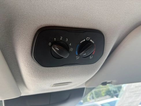 Used 2019 Ford Transit 150 XL RWD image 17