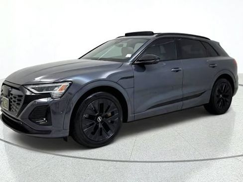 Used 2024 Audi Q8 e-tron Prestige w/ Prestige Package AWD/4WD image 4
