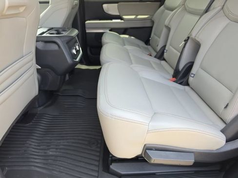 Used 2025 Ford Expedition Active RWD image 10