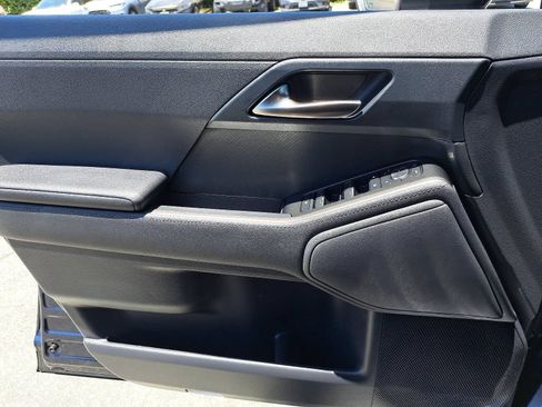 Used 2025 Lexus GX 550 w/ Cold Area Package AWD/4WD image 30