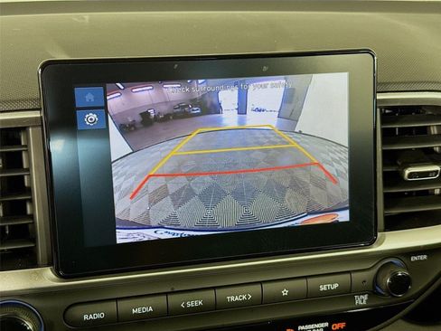 Certified 2025 Hyundai Venue SEL FWD image 16