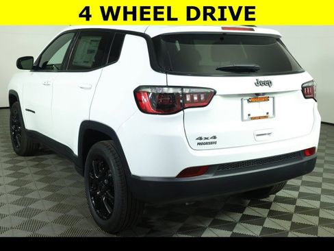 New 2026 Jeep Compass Latitude image 5