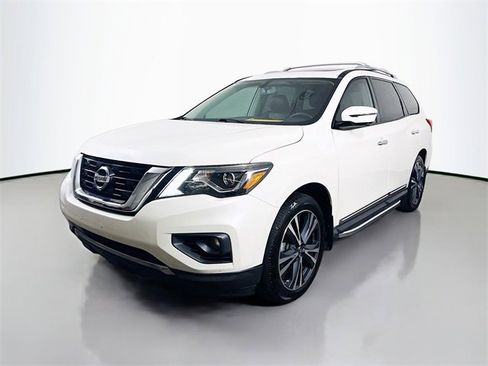 Used 2020 Nissan Pathfinder Platinum image 5