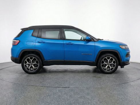 Used 2025 Jeep Compass Limited AWD/4WD image 11