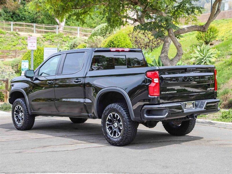 Used 2025 Chevrolet Silverado 1500 ZR2 AWD/4WD image 3